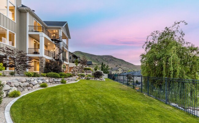 Building Photo - Luxurious Herriman 6 Bed with Indoor Court, Theater & Stunning Views!!!