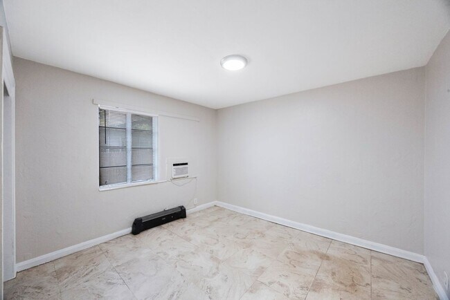 Building Photo - 1230 9th Ave S