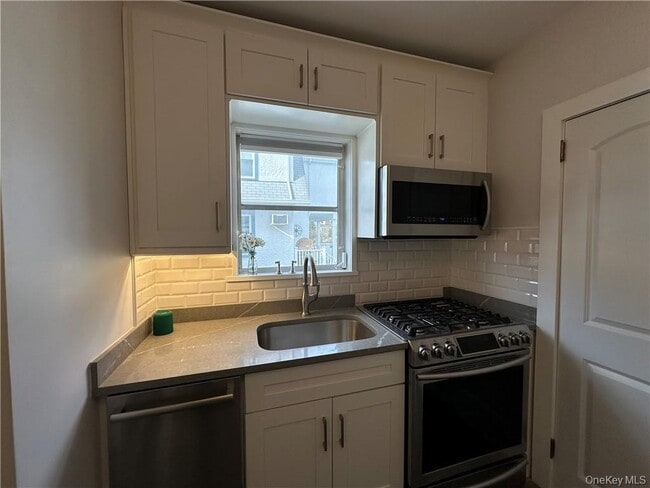 Building Photo - 69 Homestead Ave