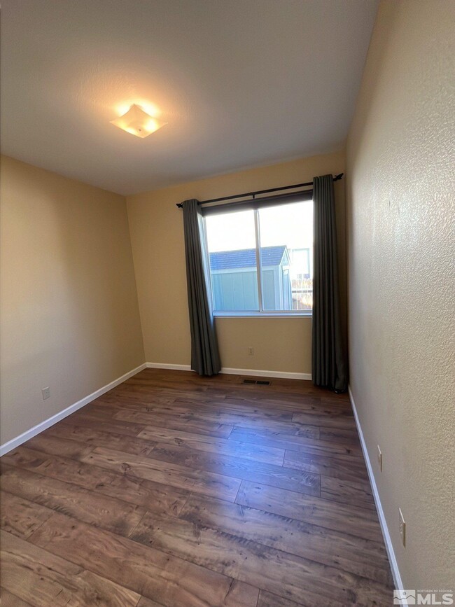 Building Photo - 4875 Crestside Dr