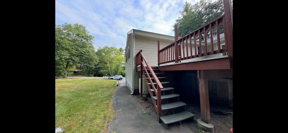 Building Photo - 76 Groton Rd