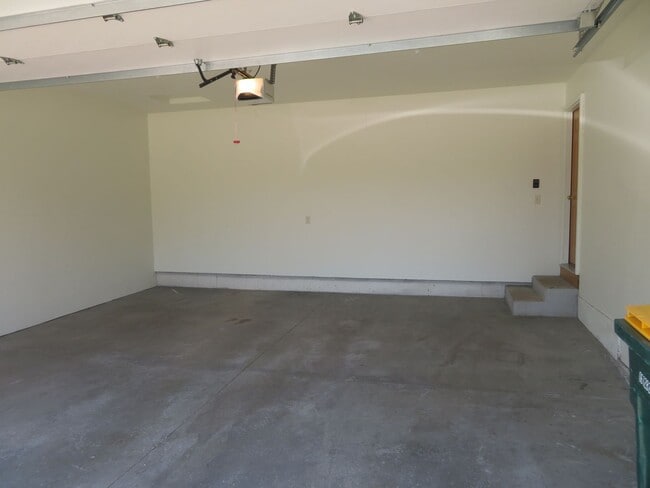 Building Photo - Raco 130/134 Nordic