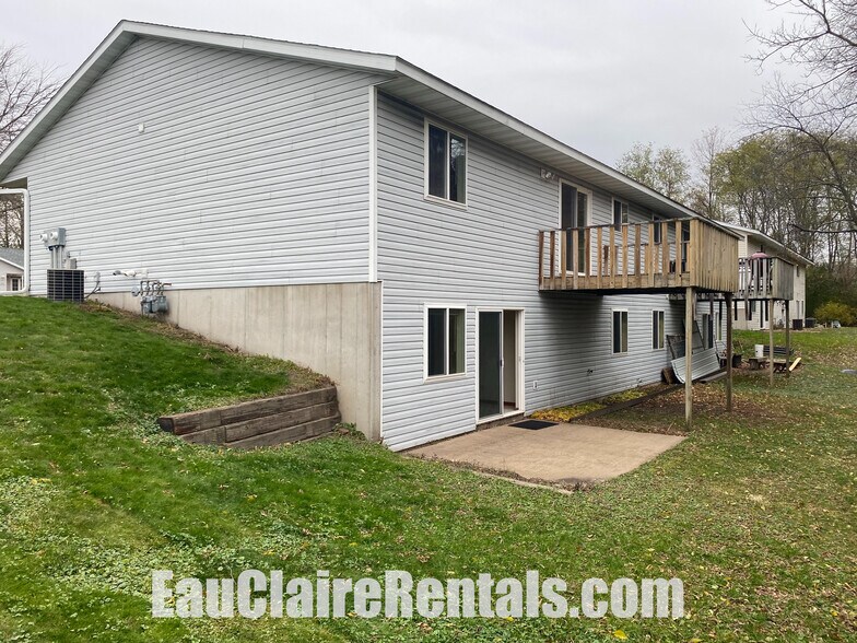 Back Yard - 2265 Frank St