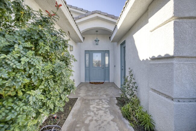 Building Photo - 67675 Ovante Rd