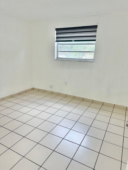 Building Photo - 4655 Palm Ave