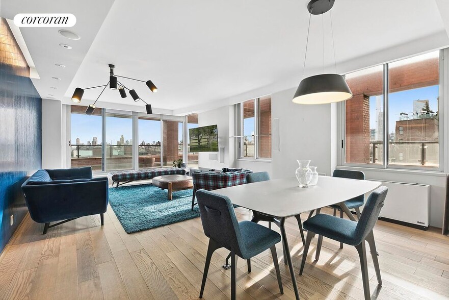 Building Photo - 101 W 79th St