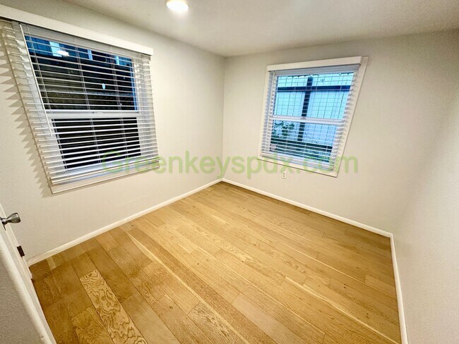 Building Photo - 10342-6935