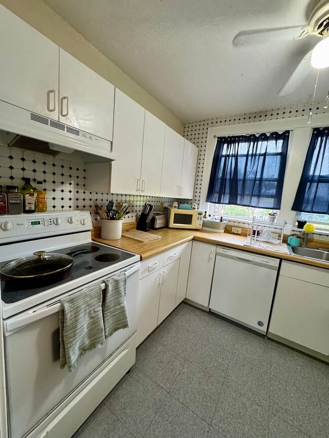 Building Photo - Apartment for Rent