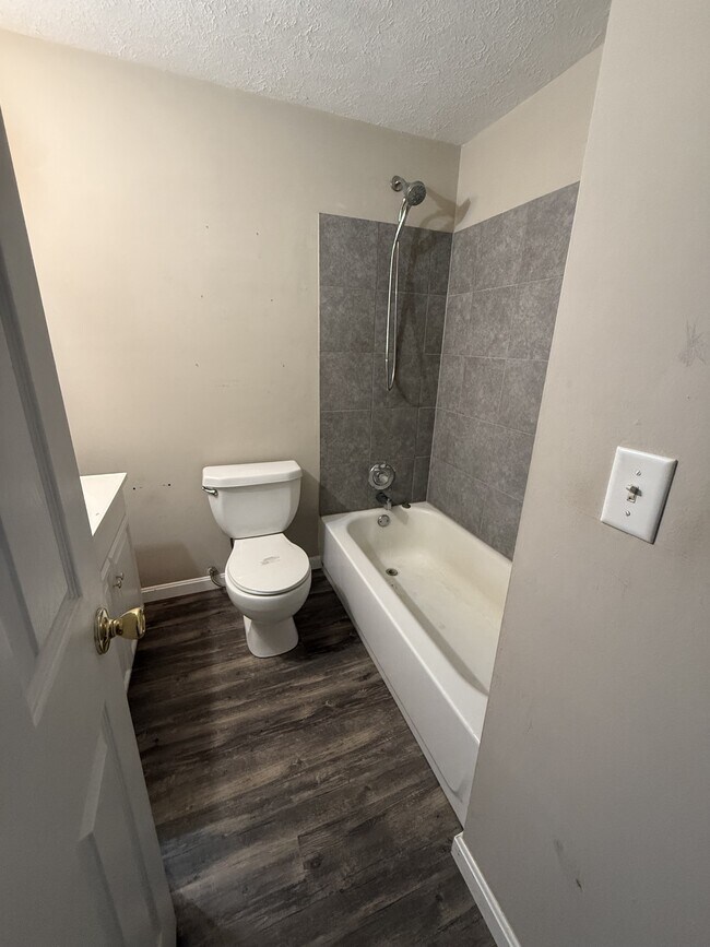 Building Photo - 6185 Farmborough Dr