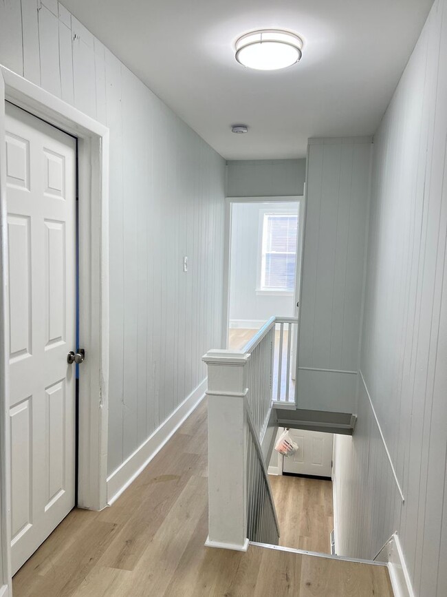 Building Photo - Gorgeous 3b/1b House in South Philly! Section 8 Only