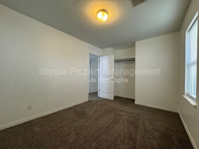 Building Photo - 1108 W Apache St