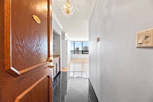 Building Photo - 5150 Hidalgo St