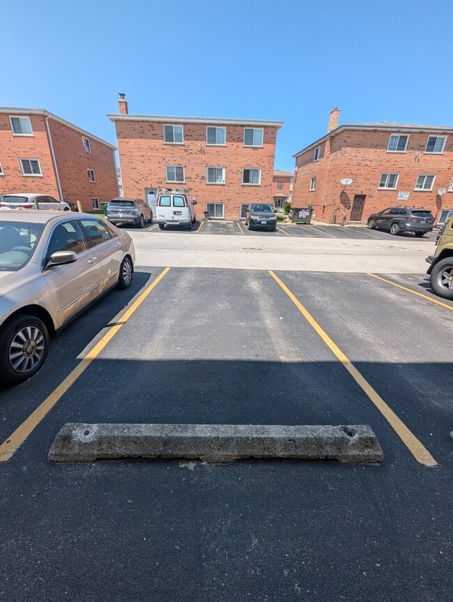 Building Photo - 9216 Seymour Ave