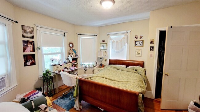 Building Photo - 70 Ossipee Rd