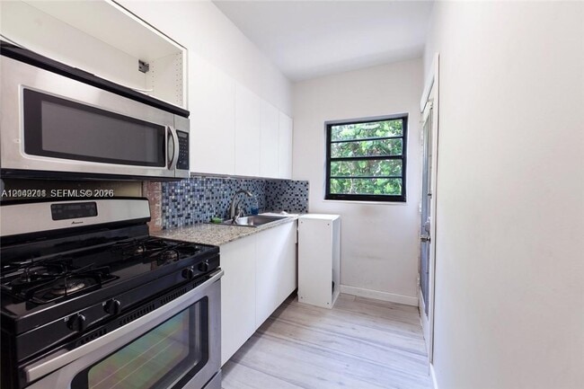 Building Photo - 7845 NE Bayshore Ct