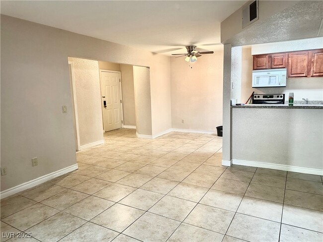 Building Photo - 2606 S Durango Dr