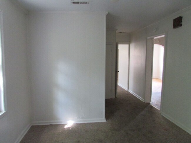 Building Photo - Spacious 2BR Brick Home Near Downtown Sumter – Great Layout!