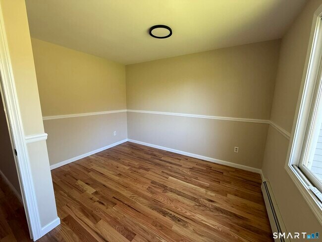 Building Photo - 1001 Old Colony Rd