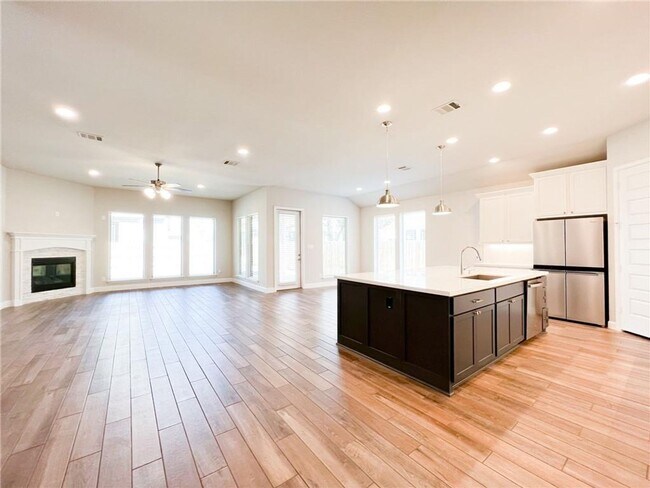 Building Photo - Stunning 4/BR 3.5/BA Home for Rent in Lean...