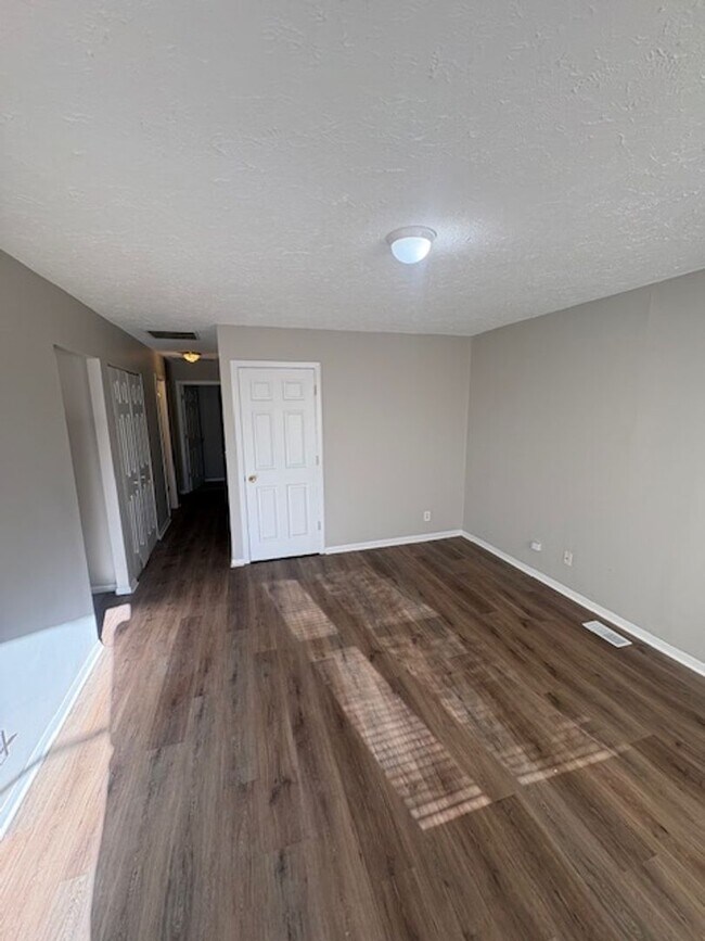 Building Photo - House for Rent with detached garage 3 BR/ 1 BA