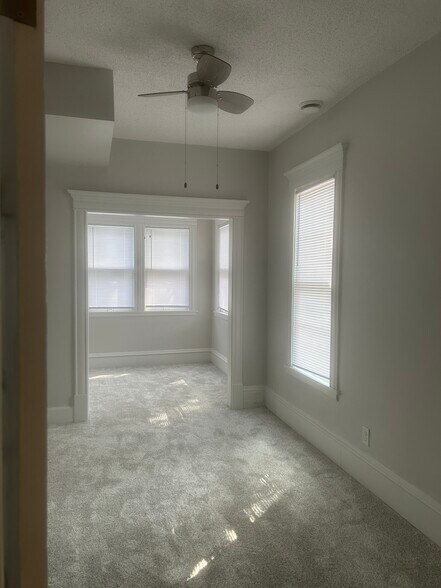 Building Photo - 1322 Adams St NE
