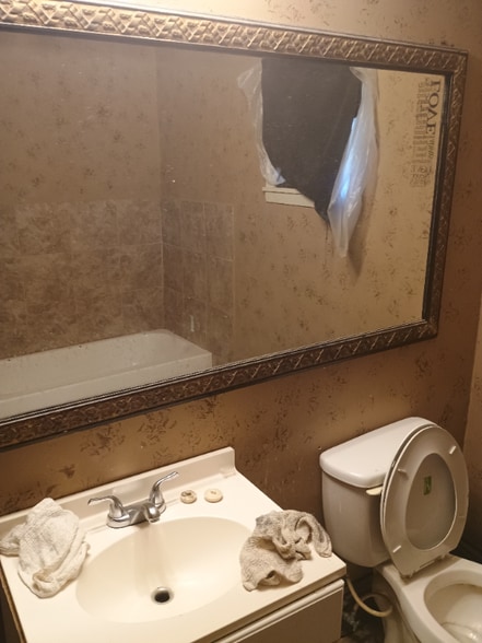 Building Photo - 1214 Garfield St