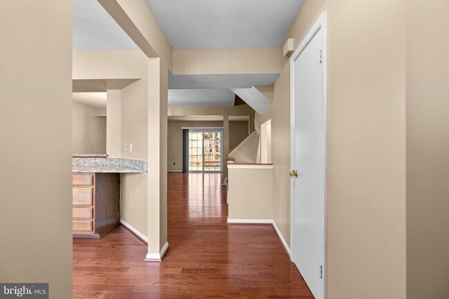 Building Photo - 8871 Manahan Dr