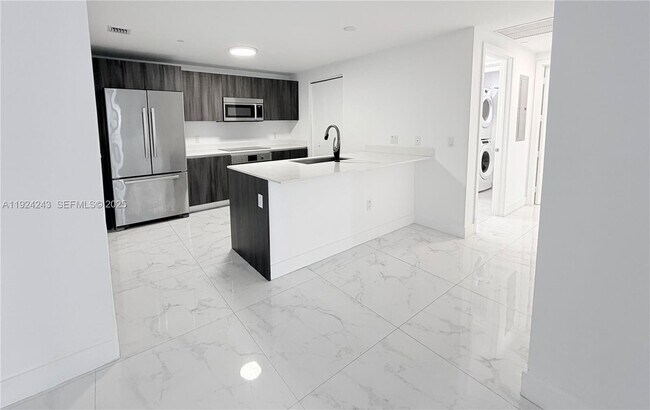 Building Photo - 488 NE 18th St