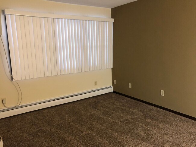 Building Photo - 616