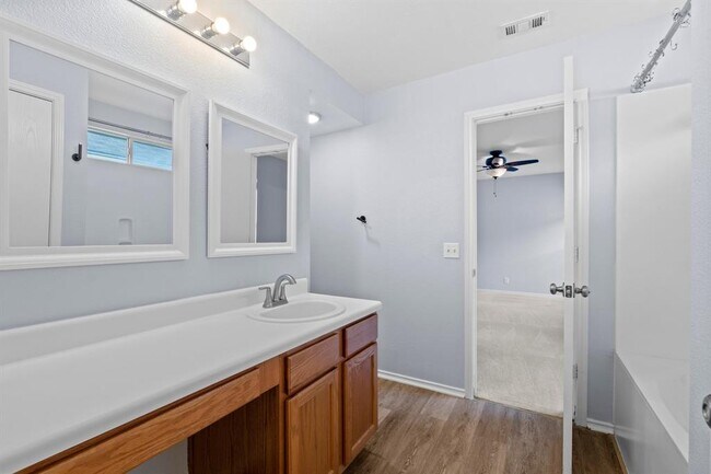 Building Photo - 6003 Wideleaf Dr