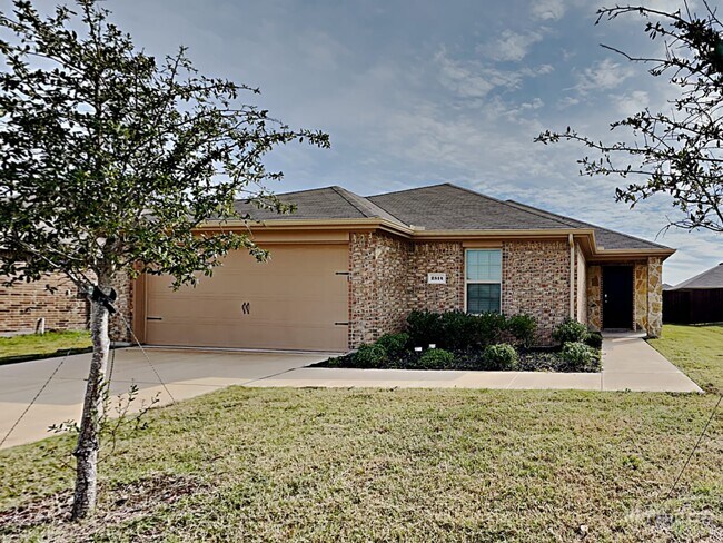 Building Photo - 2514 Henley Dr