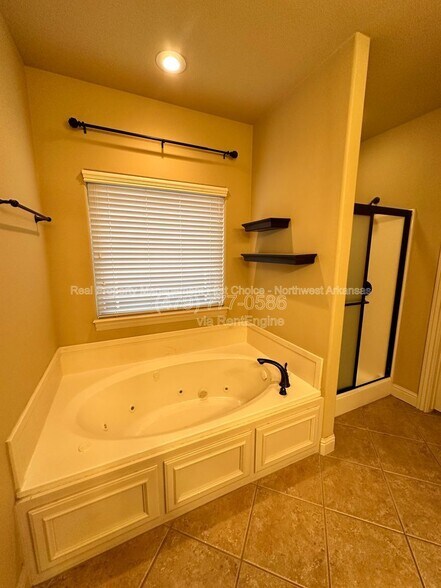 Building Photo - 2006 W Morter Pl