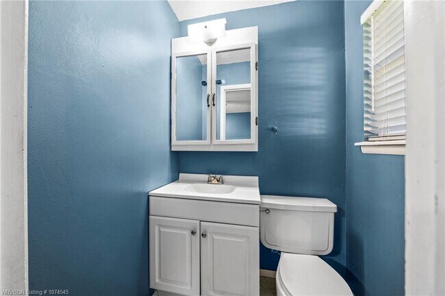 Building Photo - 502 8th St