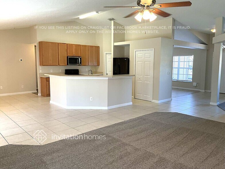 Building Photo - 686 Ballon Terrace SE