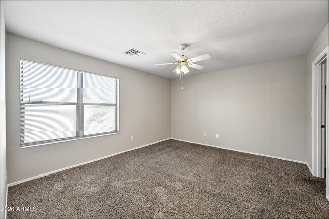 Building Photo - 625 S Heritage Dr