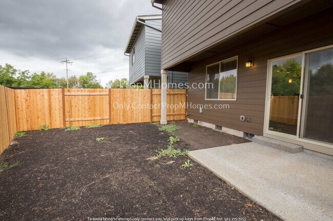 Building Photo - 10605 NW 303rd Pl