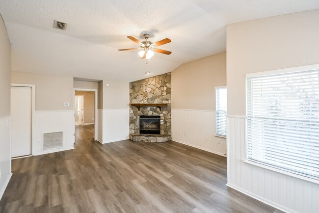 Building Photo - 278 Carriann Cove Ct