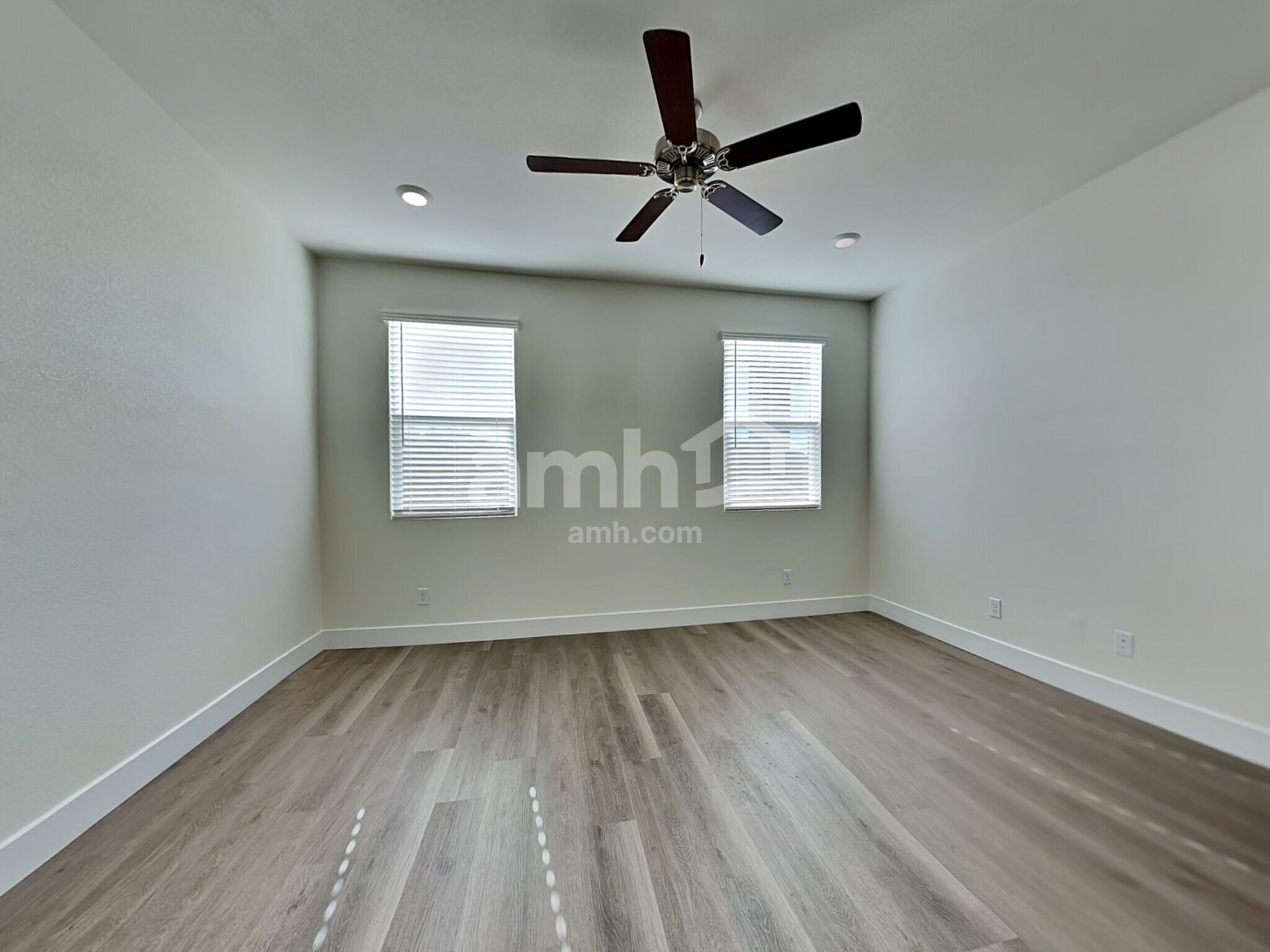 Building Photo - 545 Silverbell Fls Pl