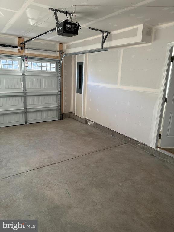 Building Photo - 645 Laurelwood Cir