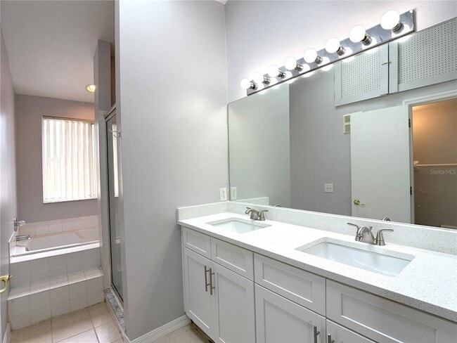 Building Photo - 306 Mango Dr