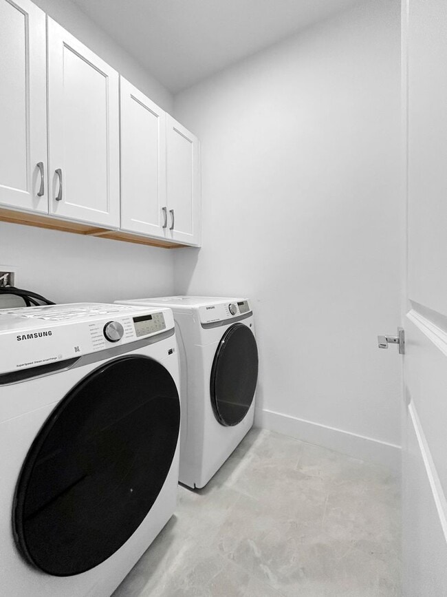 Building Photo - Luxury Coastal Townhome w/ Water Views + Resort Amenities – Seminole 3beds + 3bath