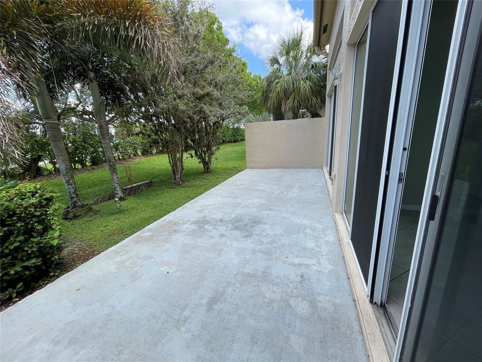 Building Photo - 5031 Madison Lakes Cir W