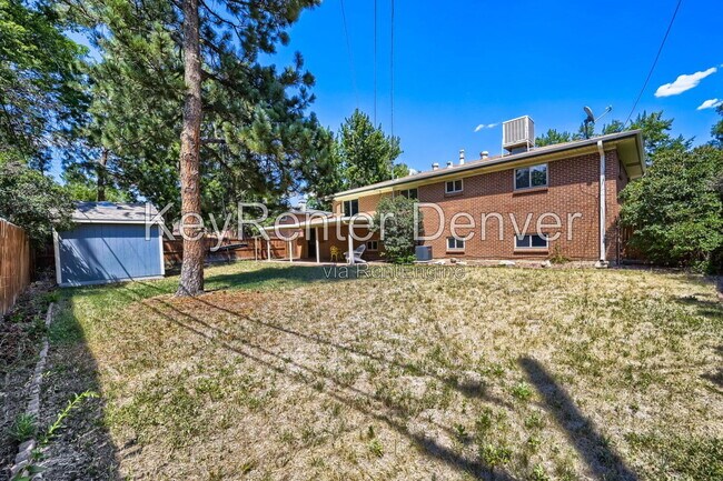 Building Photo - 6313 Pierson St