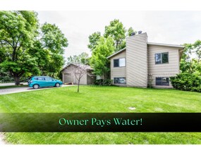 Building Photo - 915/917 Camelot Court