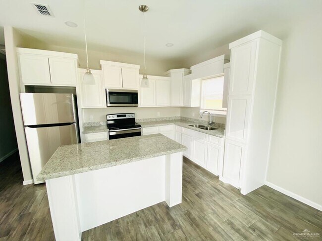 Building Photo - 12 Kentucky St