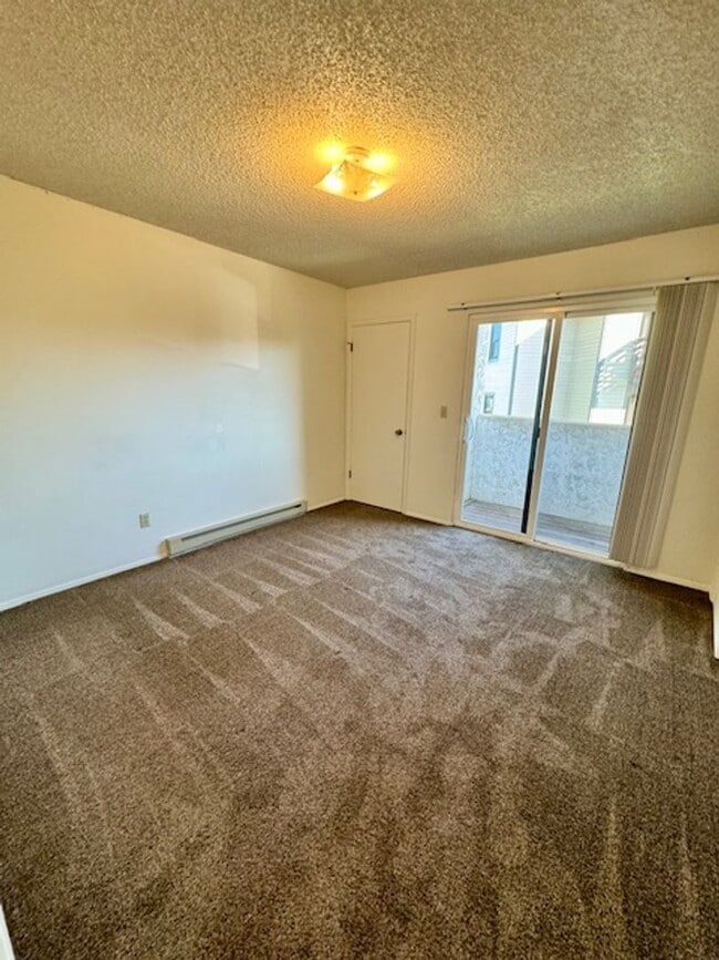 Building Photo - 2 Bedrooms 1 Bathroom-Pet Friendly