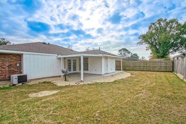 Building Photo - 31 Antigua Dr