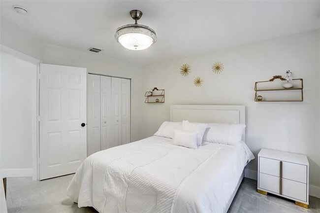 Building Photo - 1129 NE 2nd Ave