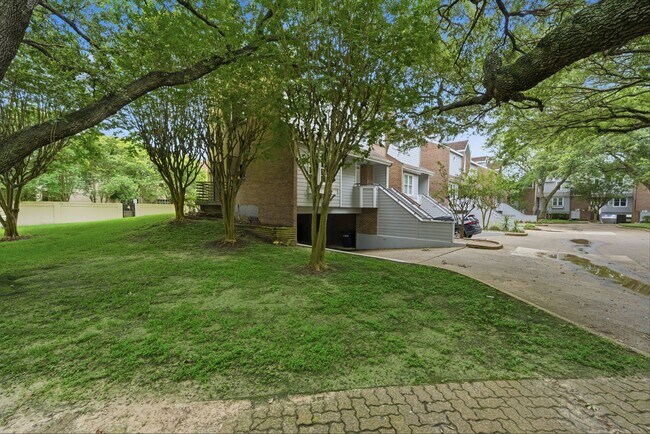Building Photo - 1723 Enterprise Ave