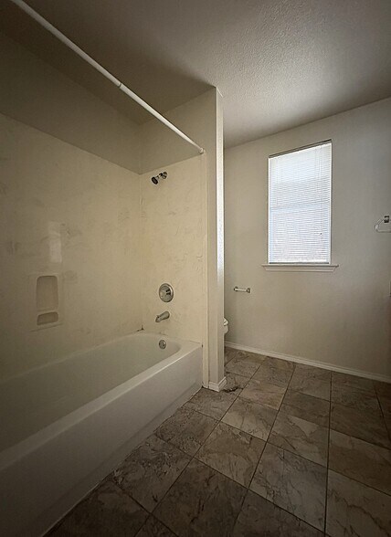 Building Photo - 2313 Modoc Dr